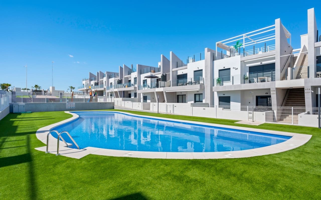 2 bedroom Penthouse for sale in San Miguel de Salinas with pool - € 259,950 (Ref: 9756235)