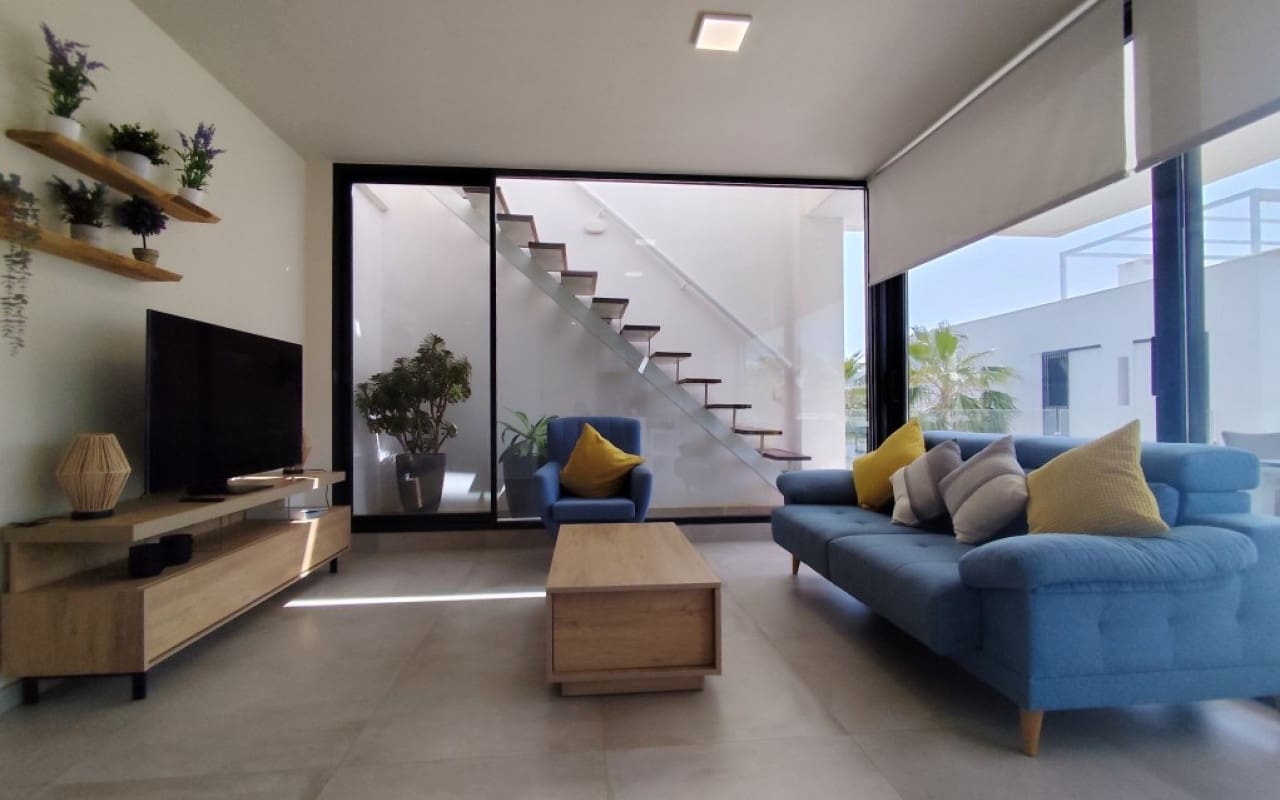 3 slaapkamer Penthouse te koop in Mar de Cristal met zwembad - € 325.000 (Ref: 9758933)