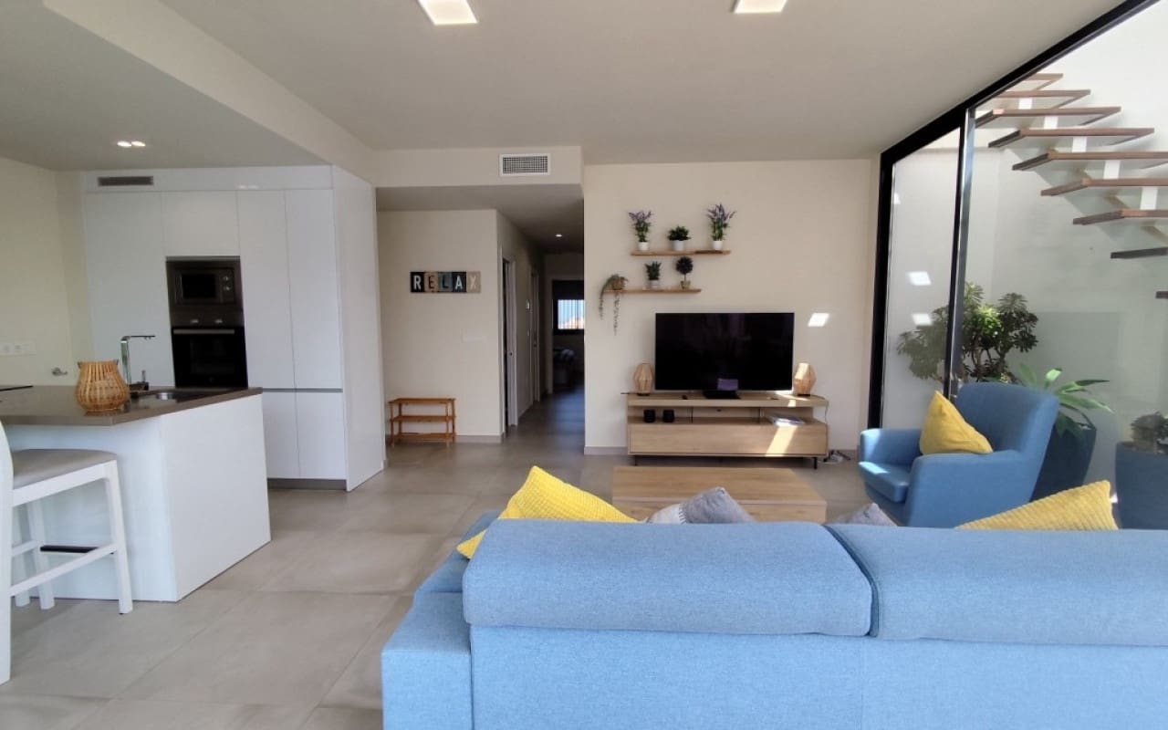 3 slaapkamer Penthouse te koop in Mar de Cristal met zwembad - € 325.000 (Ref: 9758933)