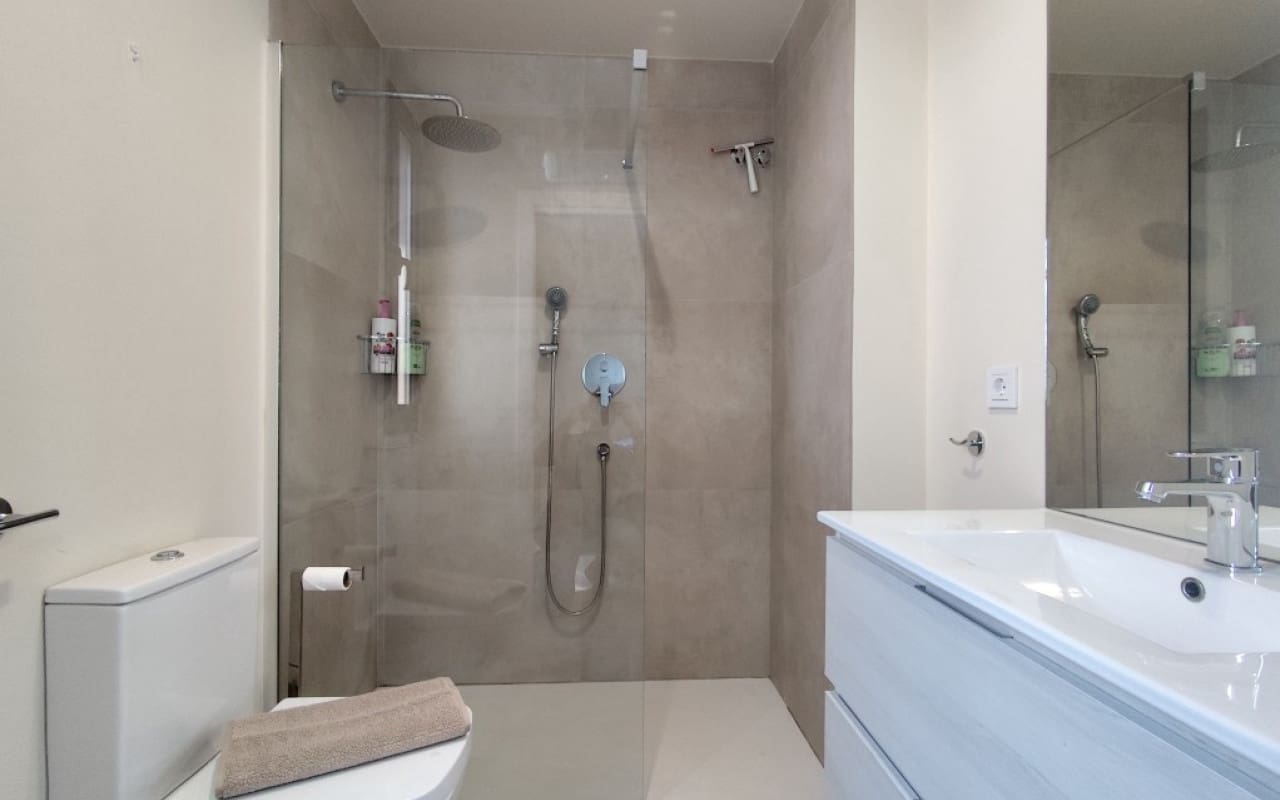 3 slaapkamer Penthouse te koop in Mar de Cristal met zwembad - € 325.000 (Ref: 9758933)