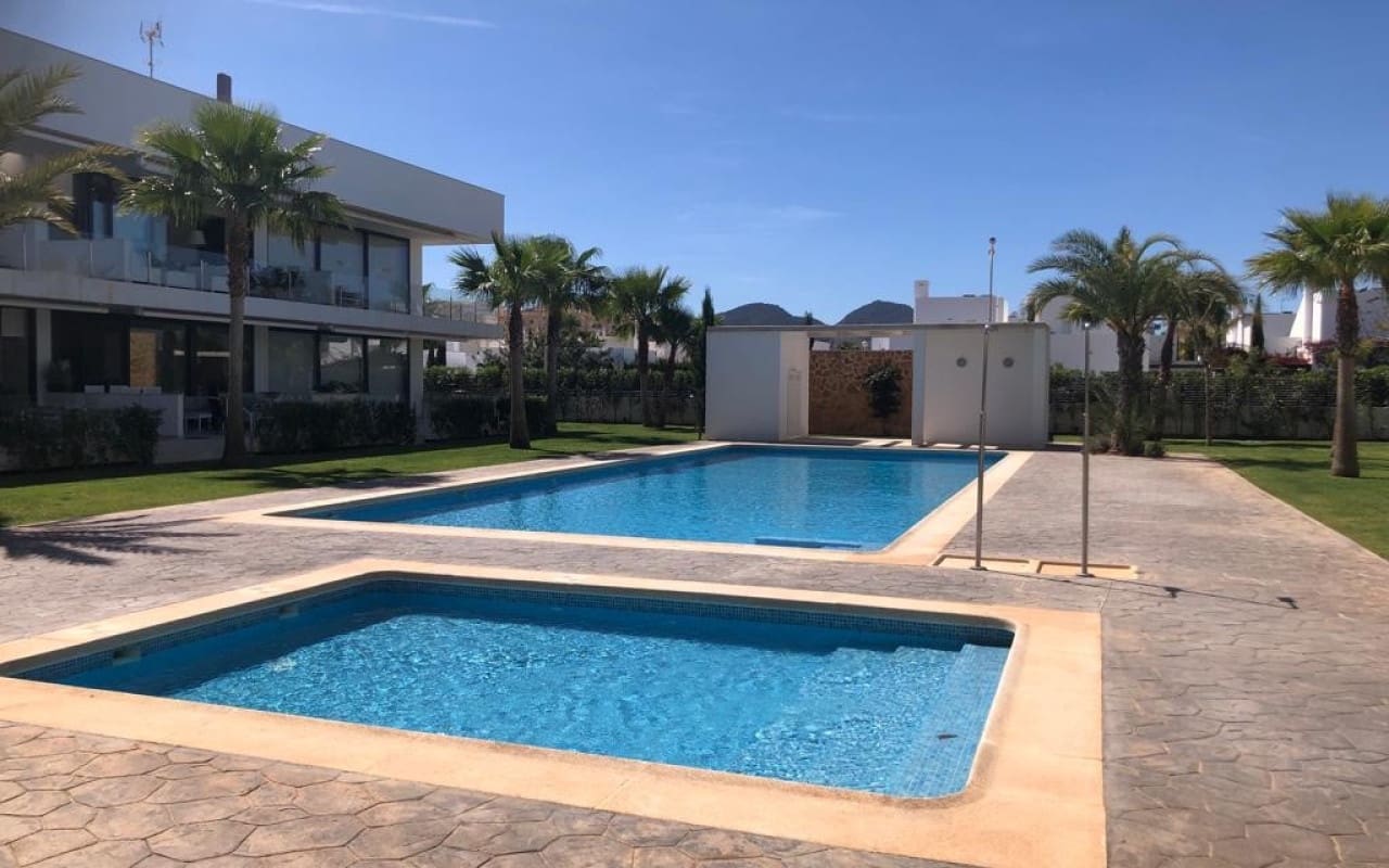 3 slaapkamer Penthouse te koop in Mar de Cristal met zwembad garage - € 325.000 (Ref: 9758933)