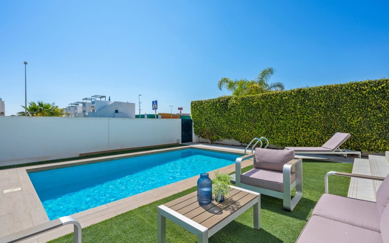 3 Zimmer Villa zu verkaufen in Ciudad Quesada mit Pool - 499.000 € (Ref: 9775888)