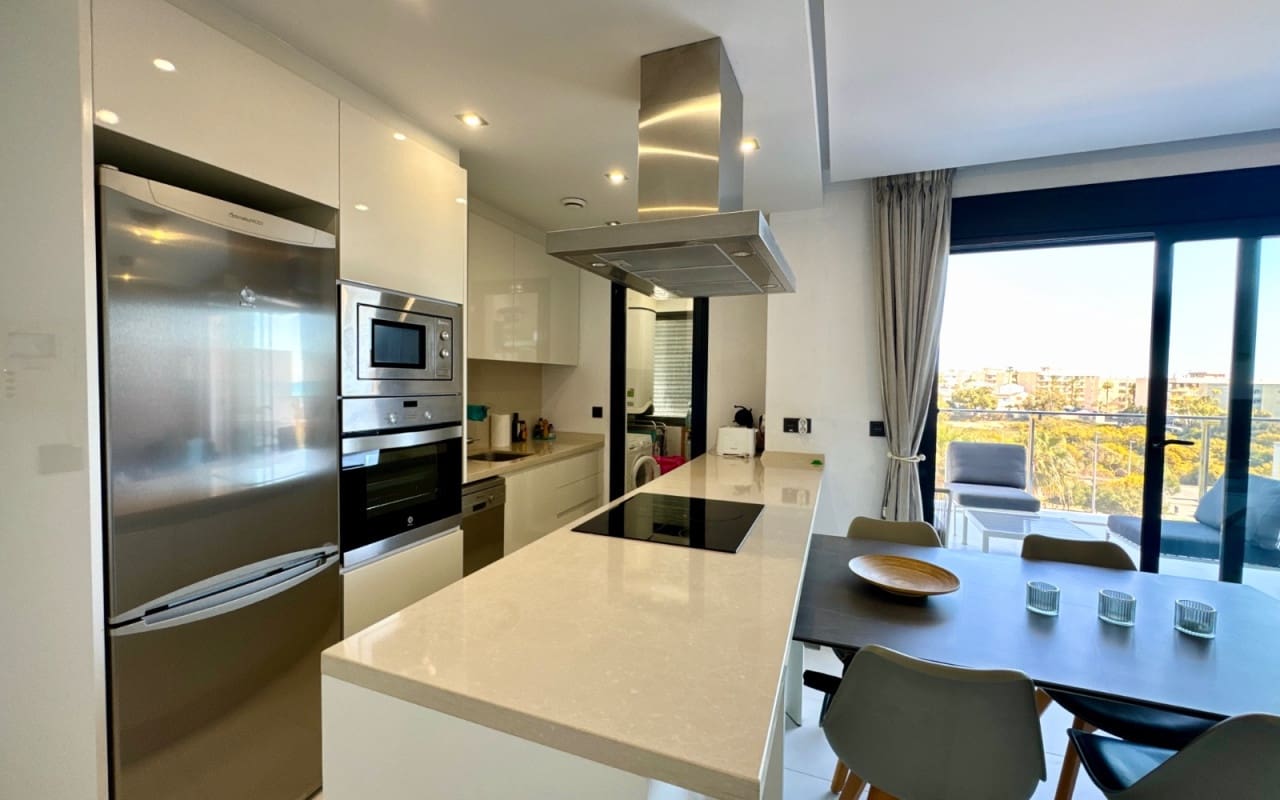 2 slaapkamer Strandappartement te koop in Pilar de la Horadada met zwembad - € 335.000 (Ref: 9775895)