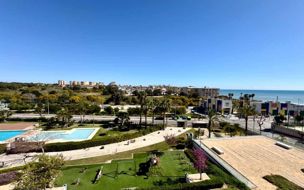 2 slaapkamer Strandappartement te koop in Pilar de la Horadada met zwembad - € 335.000 (Ref: 9775895)