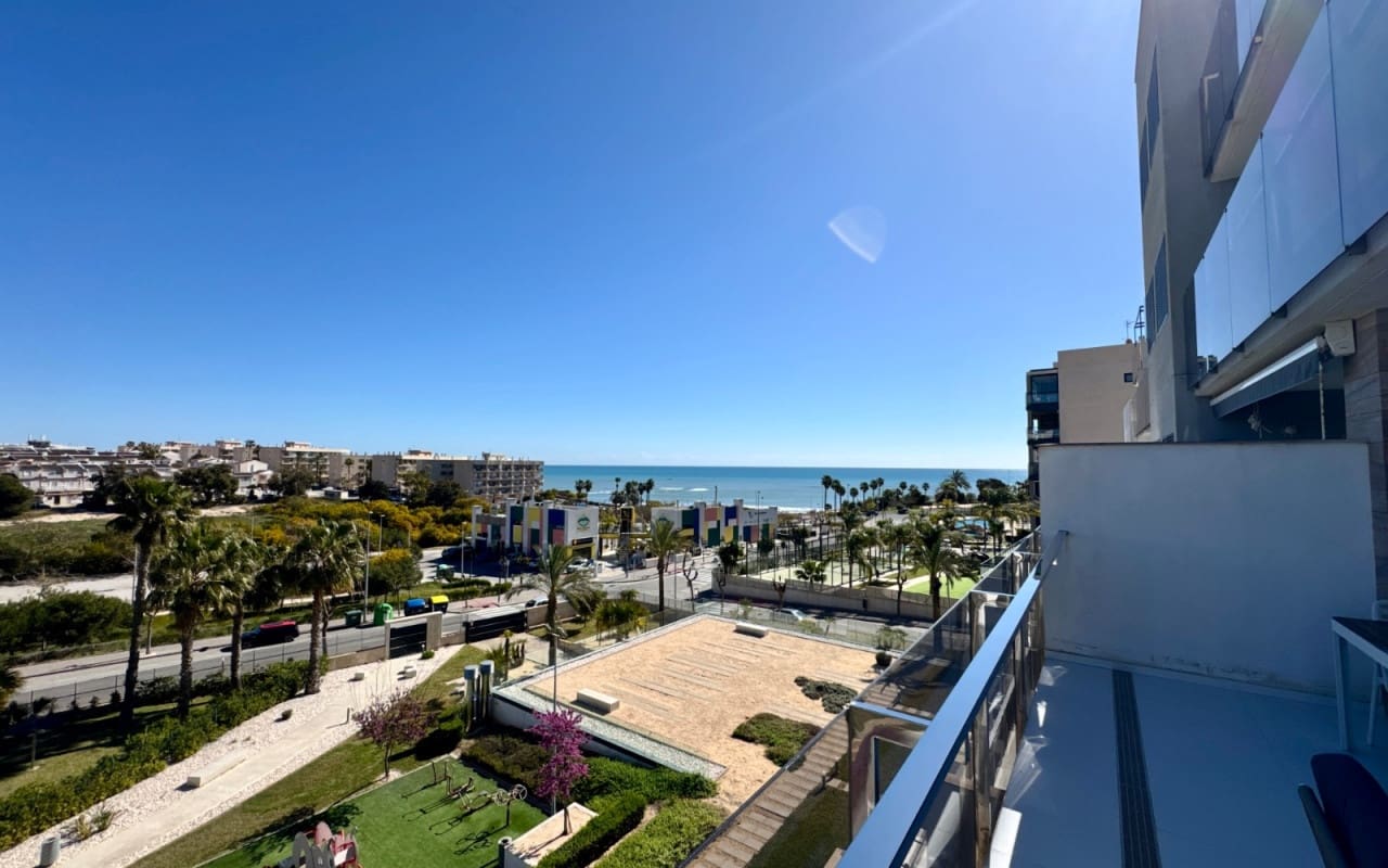 2 slaapkamer Strandappartement te koop in Pilar de la Horadada met zwembad - € 335.000 (Ref: 9775895)