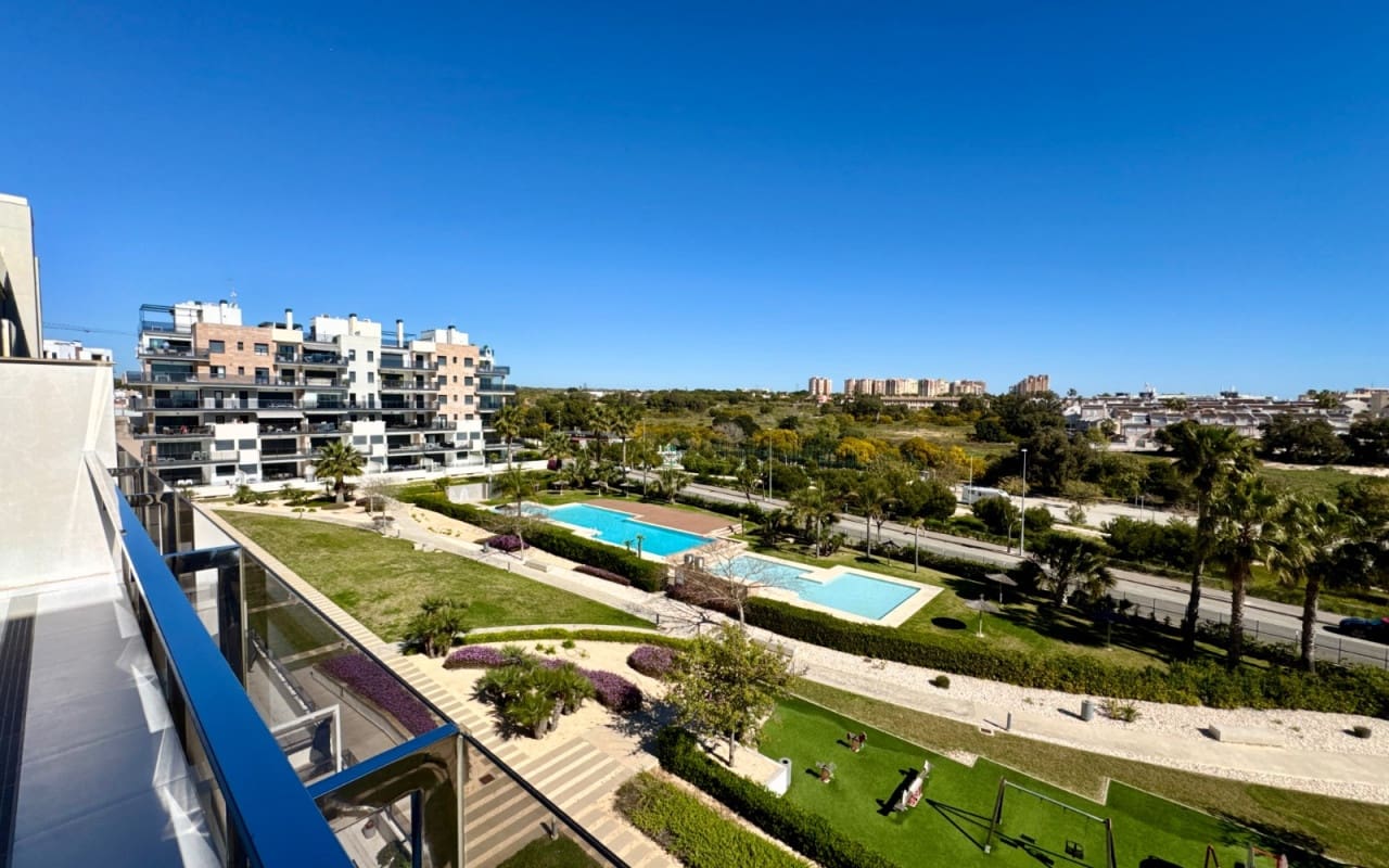 2 slaapkamer Strandappartement te koop in Pilar de la Horadada met zwembad - € 335.000 (Ref: 9775895)