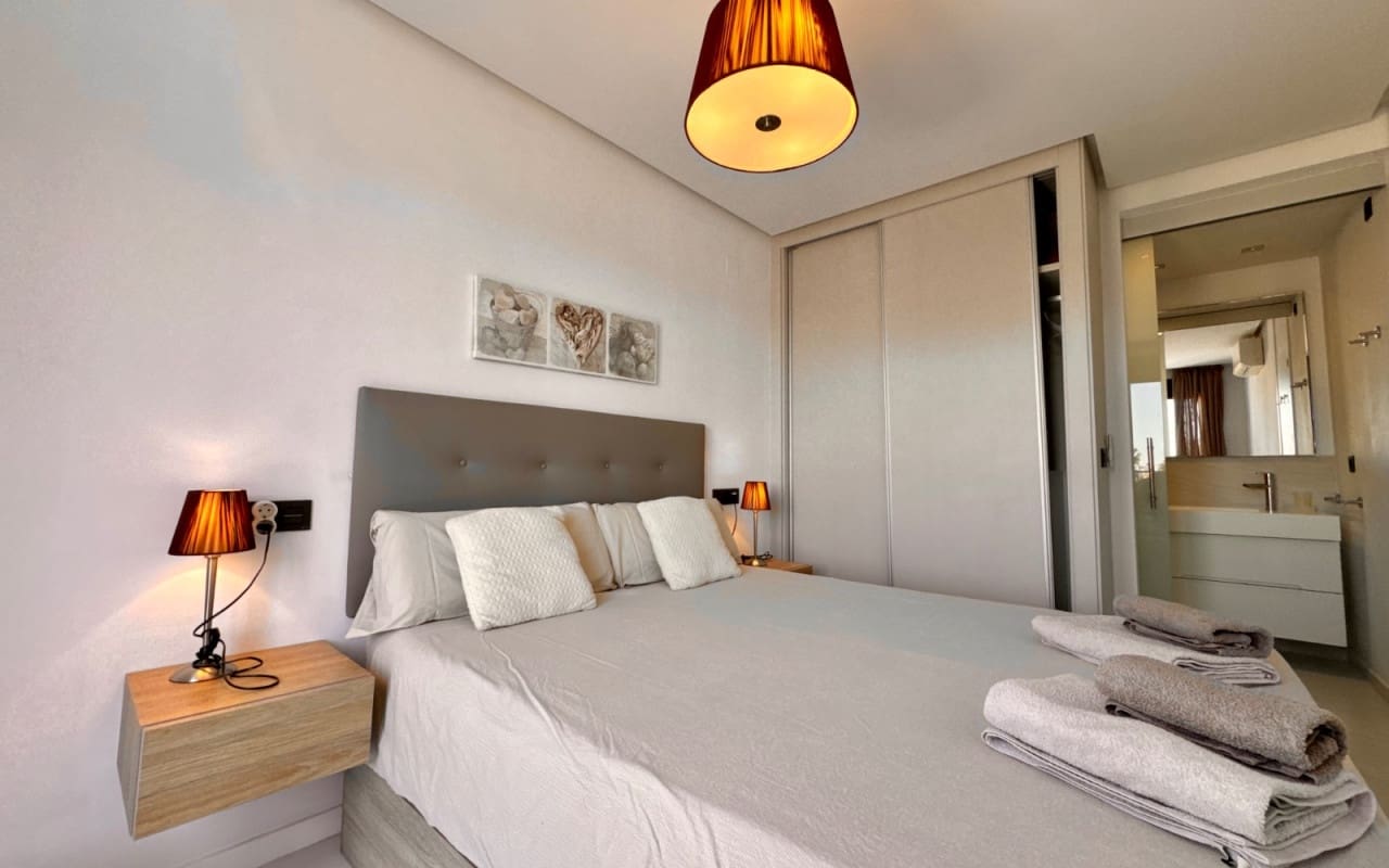 2 slaapkamer Strandappartement te koop in Pilar de la Horadada met zwembad - € 335.000 (Ref: 9775895)