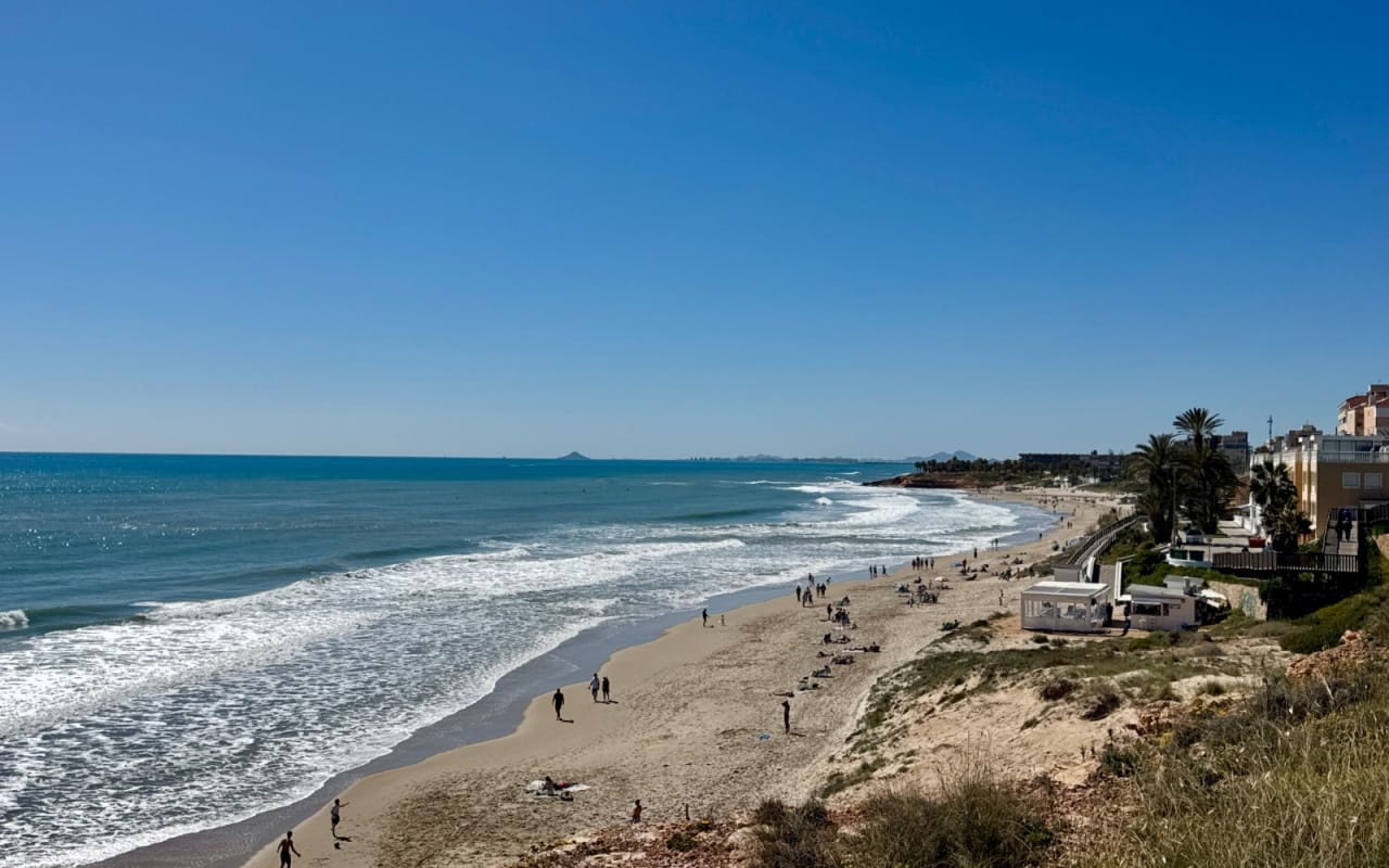 2 slaapkamer Strandappartement te koop in Pilar de la Horadada met zwembad - € 335.000 (Ref: 9775895)