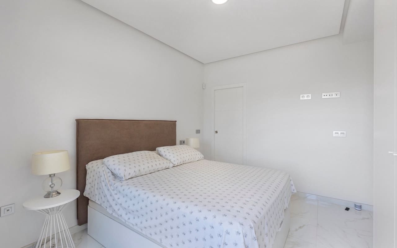Ático de 2 habitaciones en Dolores De Pacheco en venta con piscina - 249.000 € (Ref: 9775897)