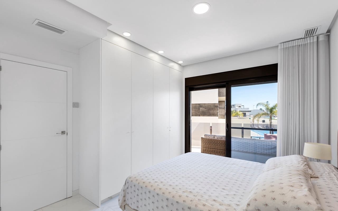 Ático de 2 habitaciones en Dolores De Pacheco en venta con piscina - 249.000 € (Ref: 9775897)