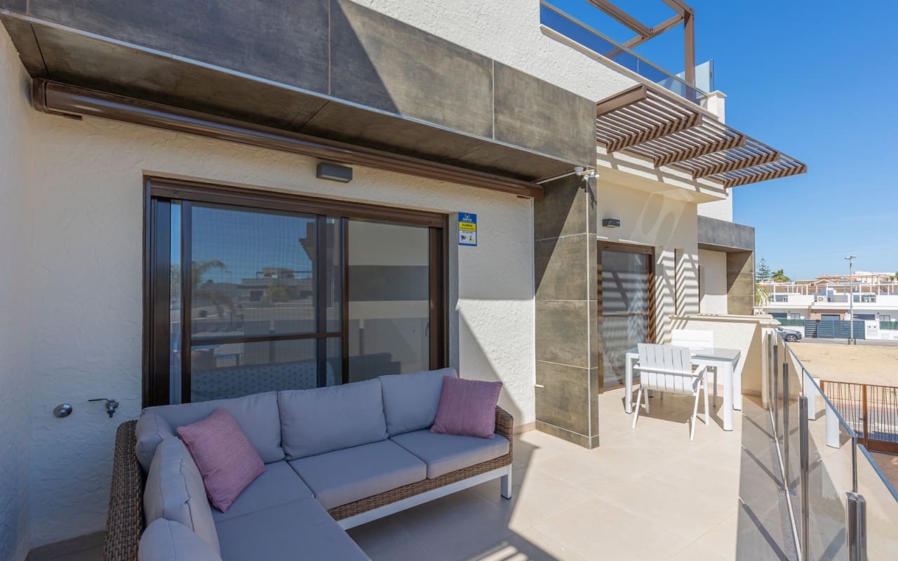 Ático de 2 habitaciones en Dolores De Pacheco en venta con piscina - 249.000 € (Ref: 9775897)