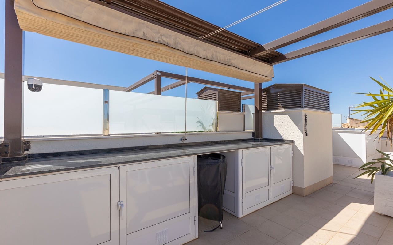 Ático de 2 habitaciones en Dolores De Pacheco en venta con piscina - 249.000 € (Ref: 9775897)