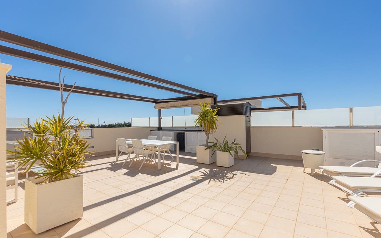 Ático de 2 habitaciones en Dolores De Pacheco en venta con piscina - 249.000 € (Ref: 9775897)