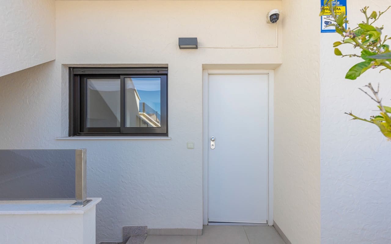 Ático de 2 habitaciones en Dolores De Pacheco en venta con piscina - 249.000 € (Ref: 9775897)