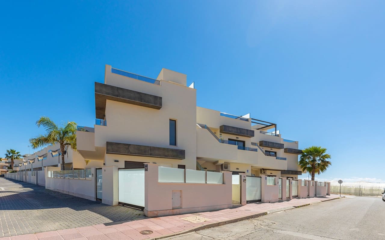 Ático de 2 habitaciones en Dolores De Pacheco en venta con piscina - 249.000 € (Ref: 9775897)