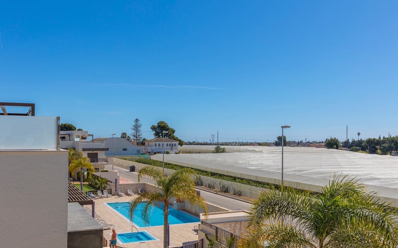 Ático de 2 habitaciones en Dolores De Pacheco en venta con piscina - 249.000 € (Ref: 9775897)