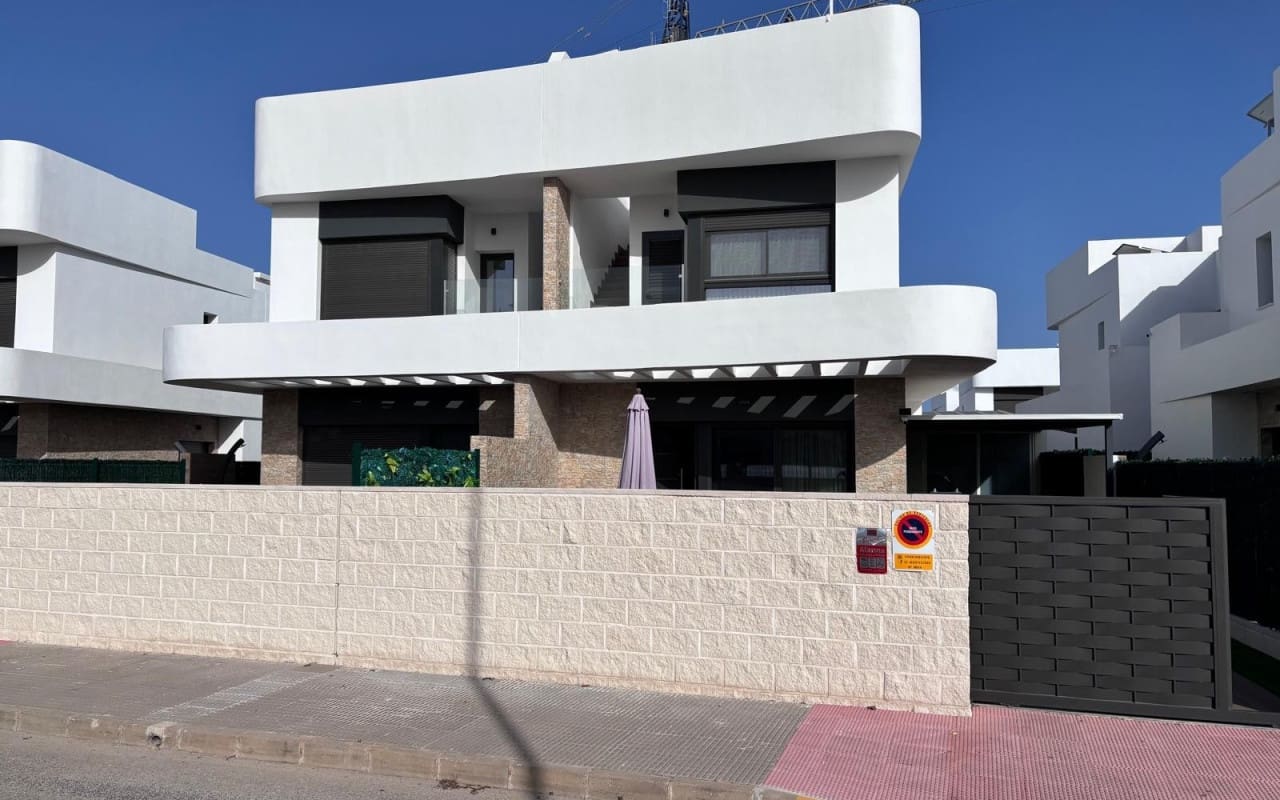 2 bedroom Villa for sale in Los Montesinos - € 374,500 (Ref: 9793129)