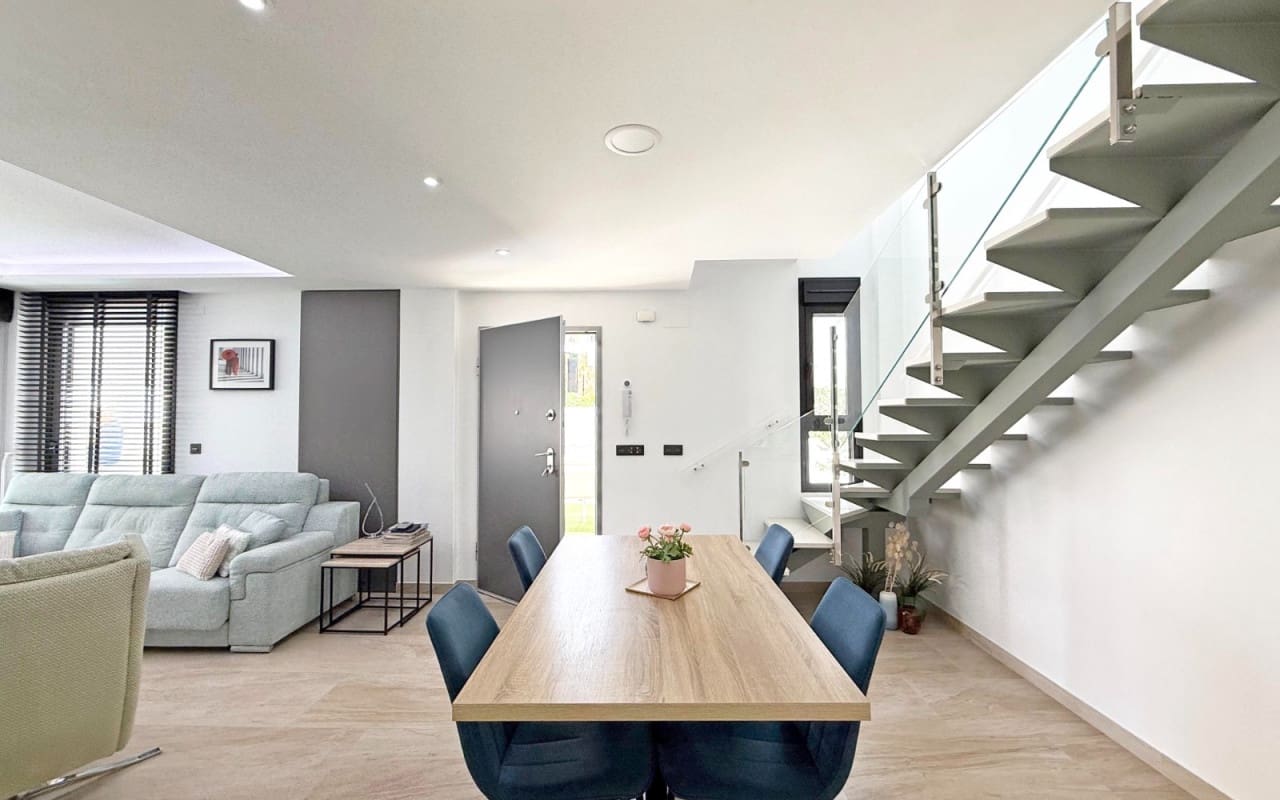 3 bedroom Villa for sale in Villamartin with pool - € 495,000 (Ref: 9793130)