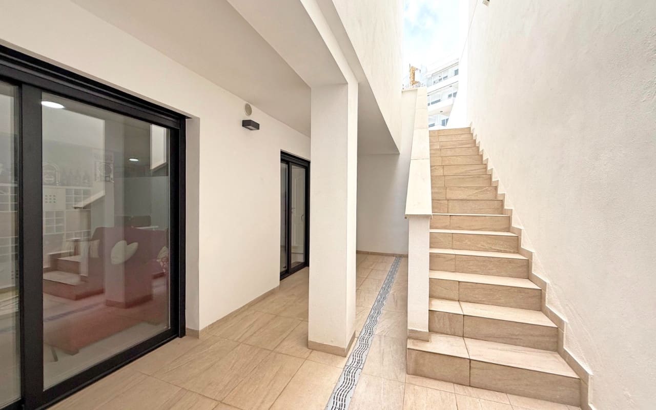 3 bedroom Villa for sale in Villamartin with pool - € 495,000 (Ref: 9793130)