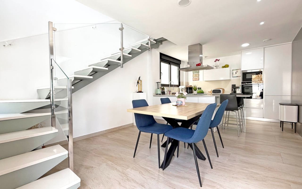 3 bedroom Villa for sale in Villamartin with pool - € 495,000 (Ref: 9793130)