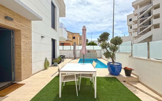 3 makuuhuone Huvila myytävänä paikassa Villamartin, Orihuela mukana uima-altaan - 495 000 € (Ref: 9793130)