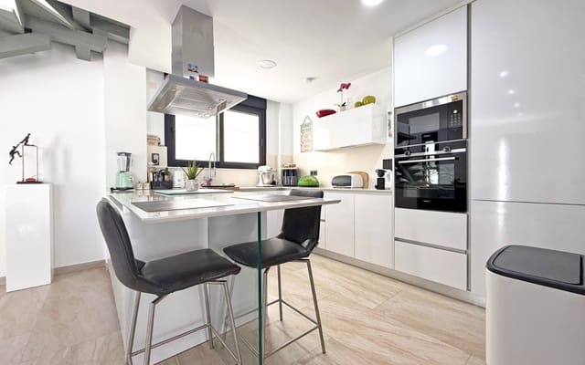 3 makuuhuone Huvila myytävänä paikassa Villamartin, Orihuela mukana uima-altaan - 495 000 € (Ref: 9793130)