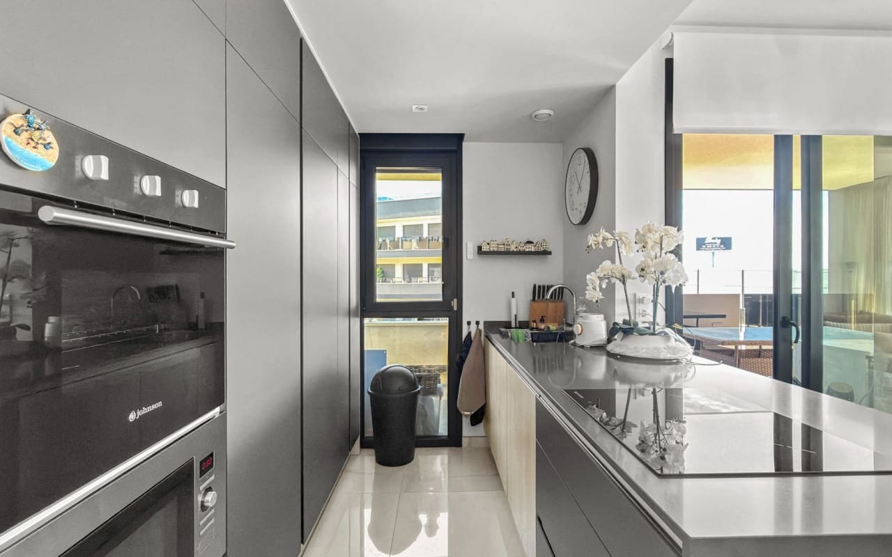 3 quarto Apartamento de Praia para venda em Playa Flamenca com piscina - 450 000 € (Ref: 9793143)