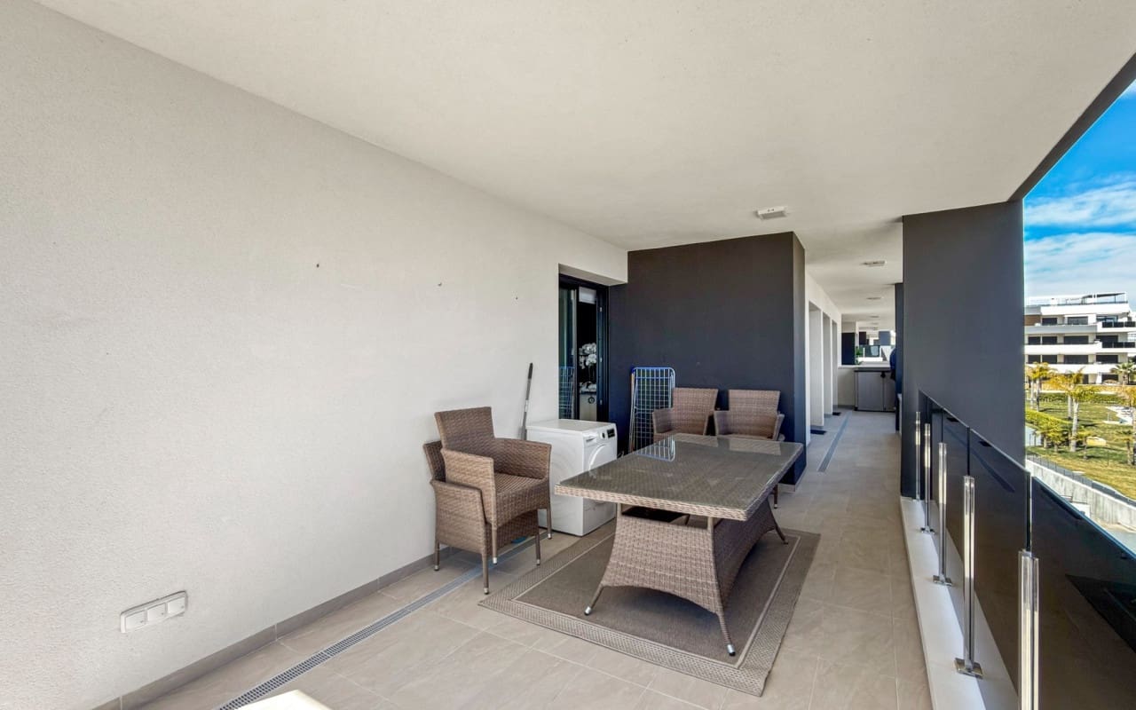 3 quarto Apartamento de Praia para venda em Playa Flamenca com piscina - 450 000 € (Ref: 9793143)