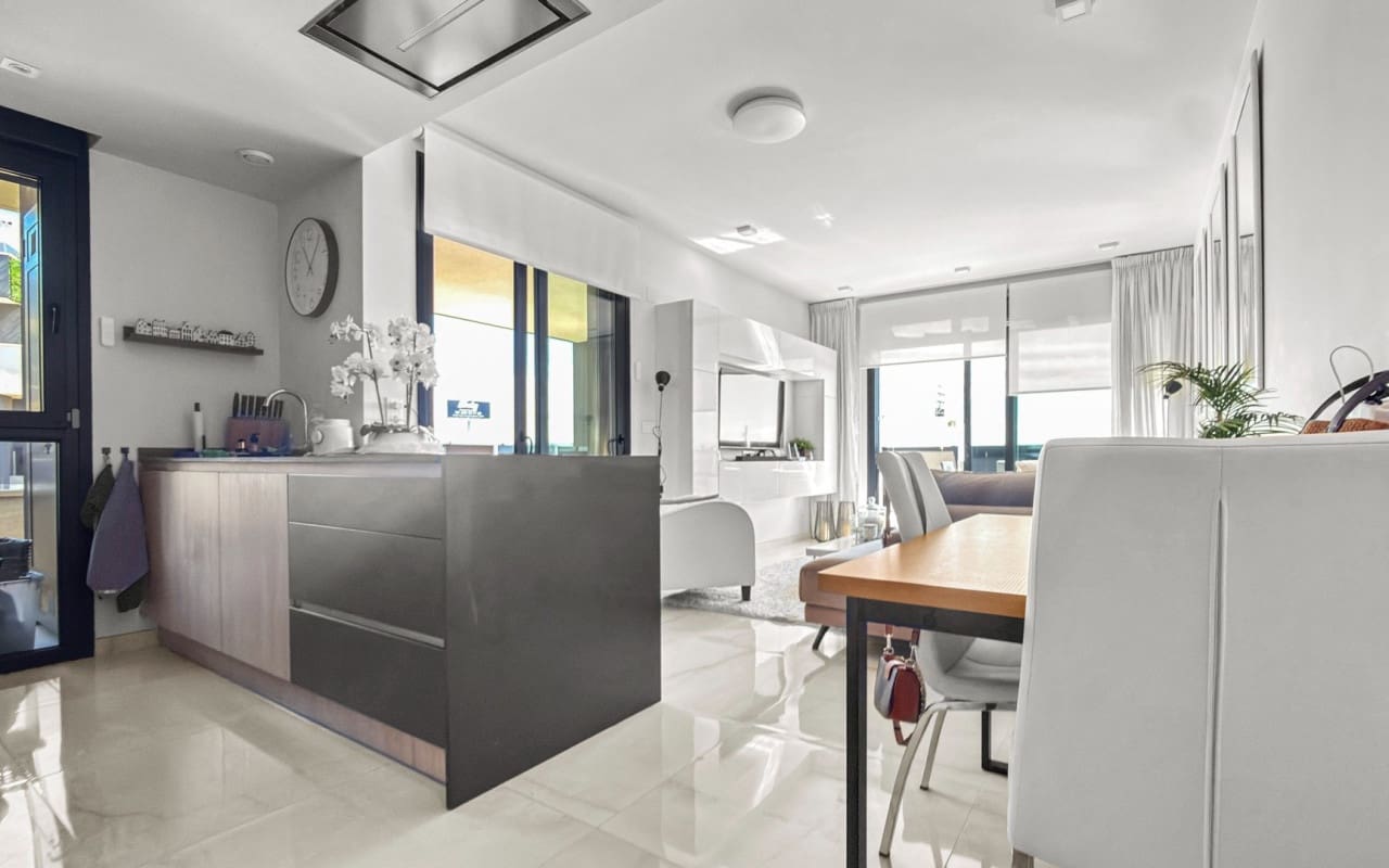 3 quarto Apartamento de Praia para venda em Playa Flamenca com piscina - 450 000 € (Ref: 9793143)