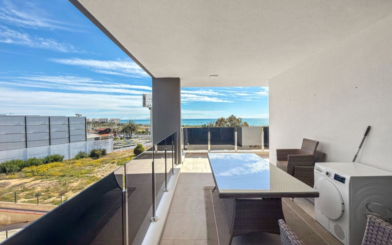 3 quarto Apartamento de Praia para venda em Playa Flamenca com piscina - 450 000 € (Ref: 9793143)