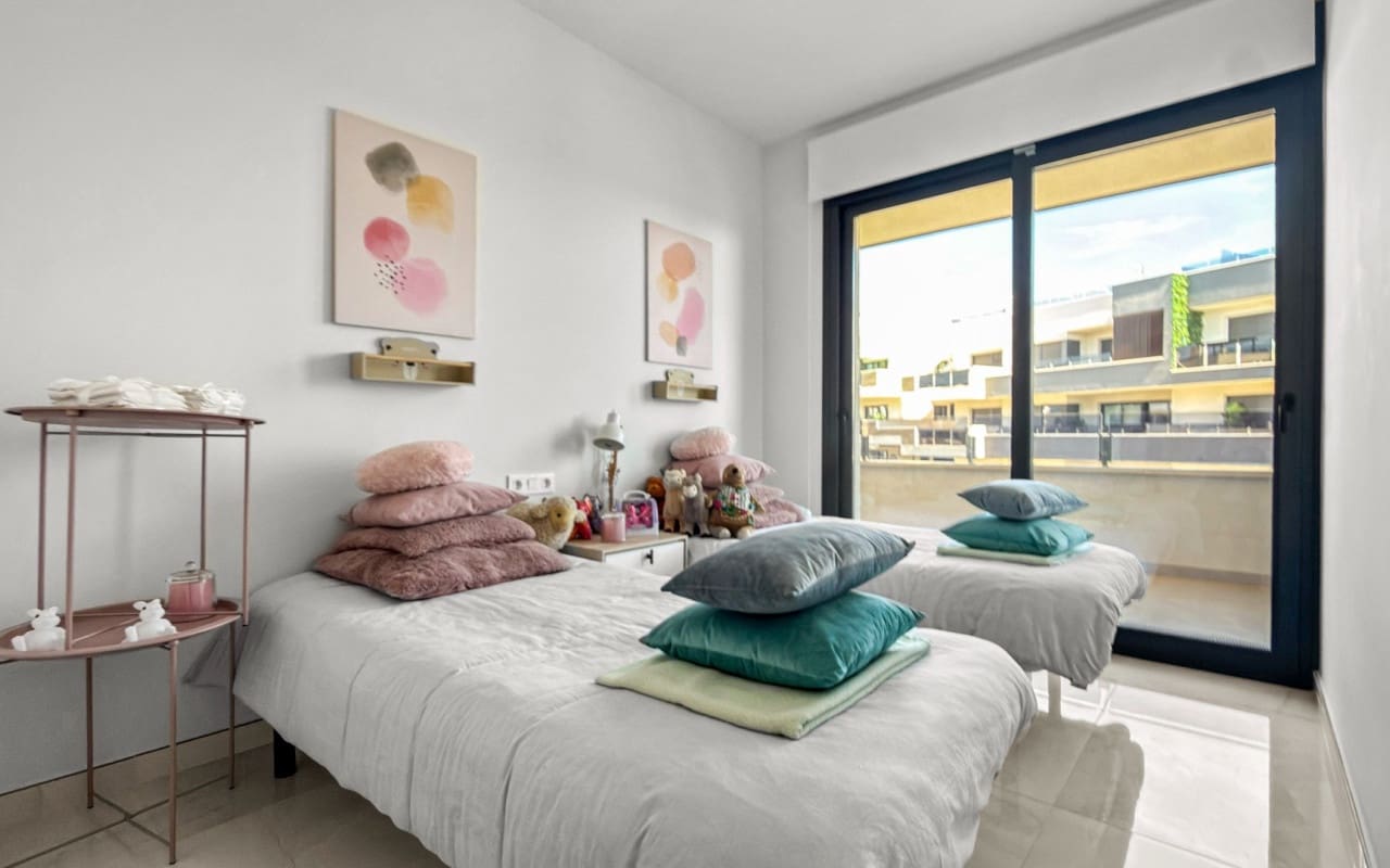 3 quarto Apartamento de Praia para venda em Playa Flamenca com piscina - 450 000 € (Ref: 9793143)