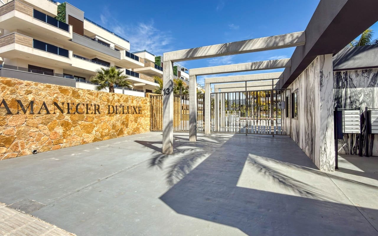 3 quarto Apartamento de Praia para venda em Playa Flamenca com piscina - 450 000 € (Ref: 9793143)