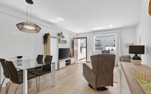 Apartamento de 3 habitaciones en Aguas Nuevas, Torrevieja en venta con piscina - 259.000 € (Ref: 9793144)