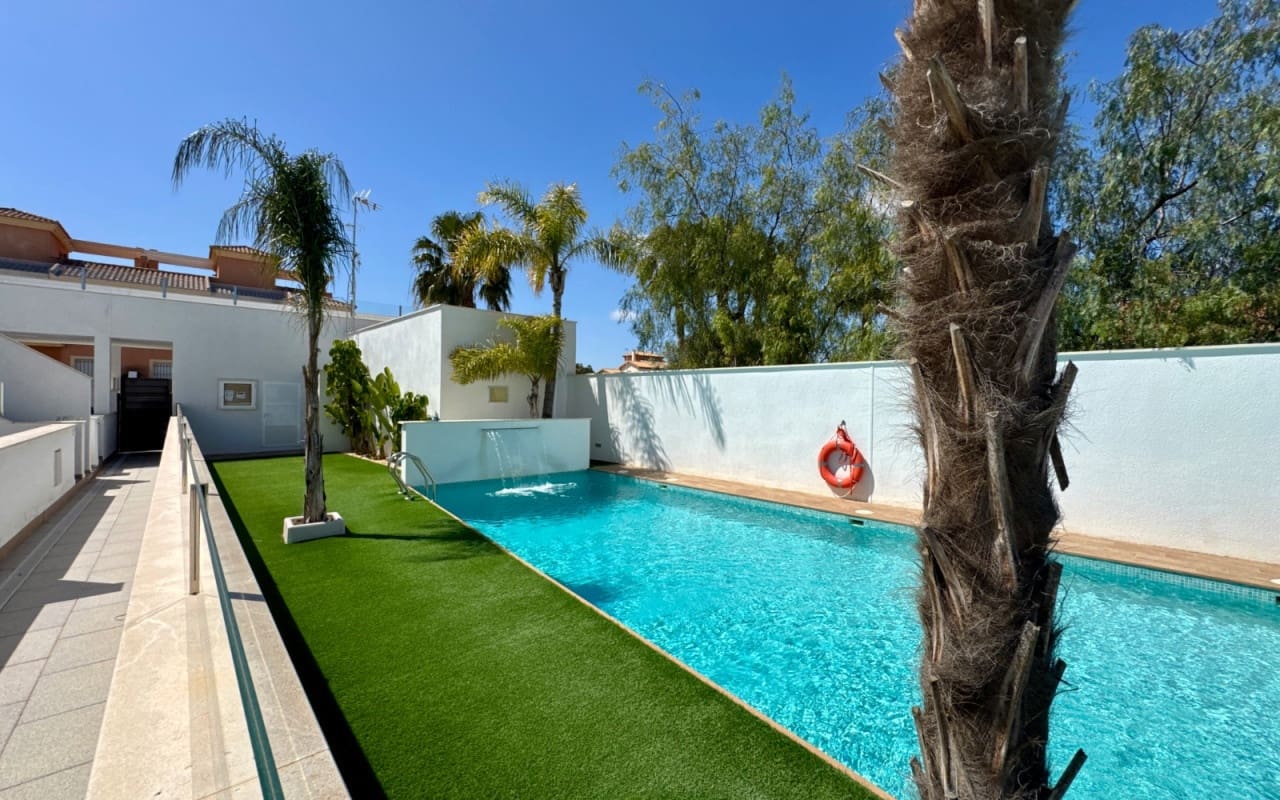 2 sovrum Lägenhet till salu i Pilar de la Horadada med pool - 249 900 € (Ref: 9793145)