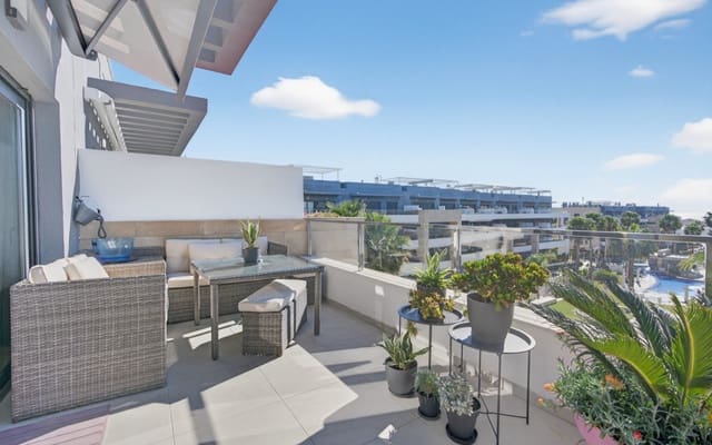 Ático de 2 habitaciones en Playa Flamenca, Orihuela en venta con piscina - 499.000 € (Ref: 9793146)