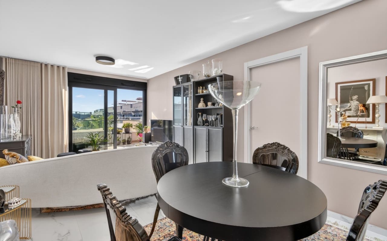 Ático de 2 habitaciones en Playa Flamenca en venta con piscina - 499.000 € (Ref: 9793146)