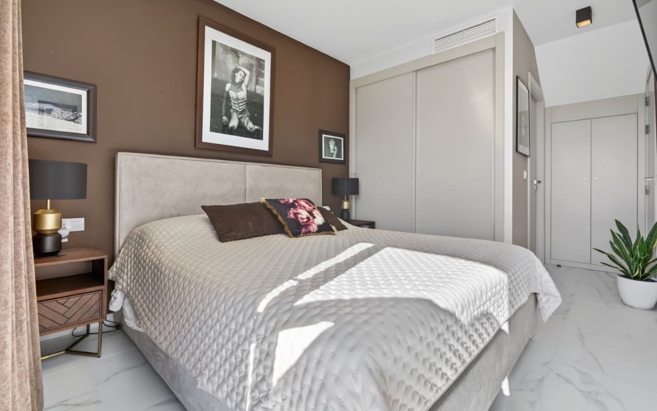 Ático de 2 habitaciones en Playa Flamenca en venta con piscina - 499.000 € (Ref: 9793146)