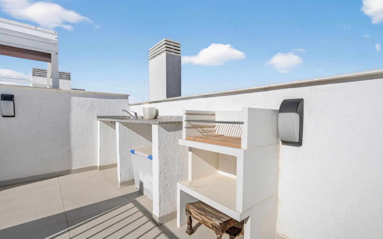 Ático de 2 habitaciones en Playa Flamenca en venta con piscina - 499.000 € (Ref: 9793146)