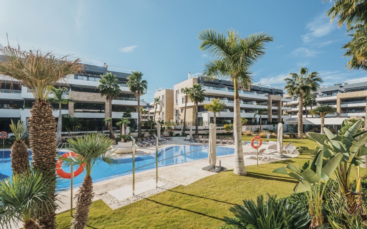 Ático de 2 habitaciones en Playa Flamenca en venta con piscina - 499.000 € (Ref: 9793146)