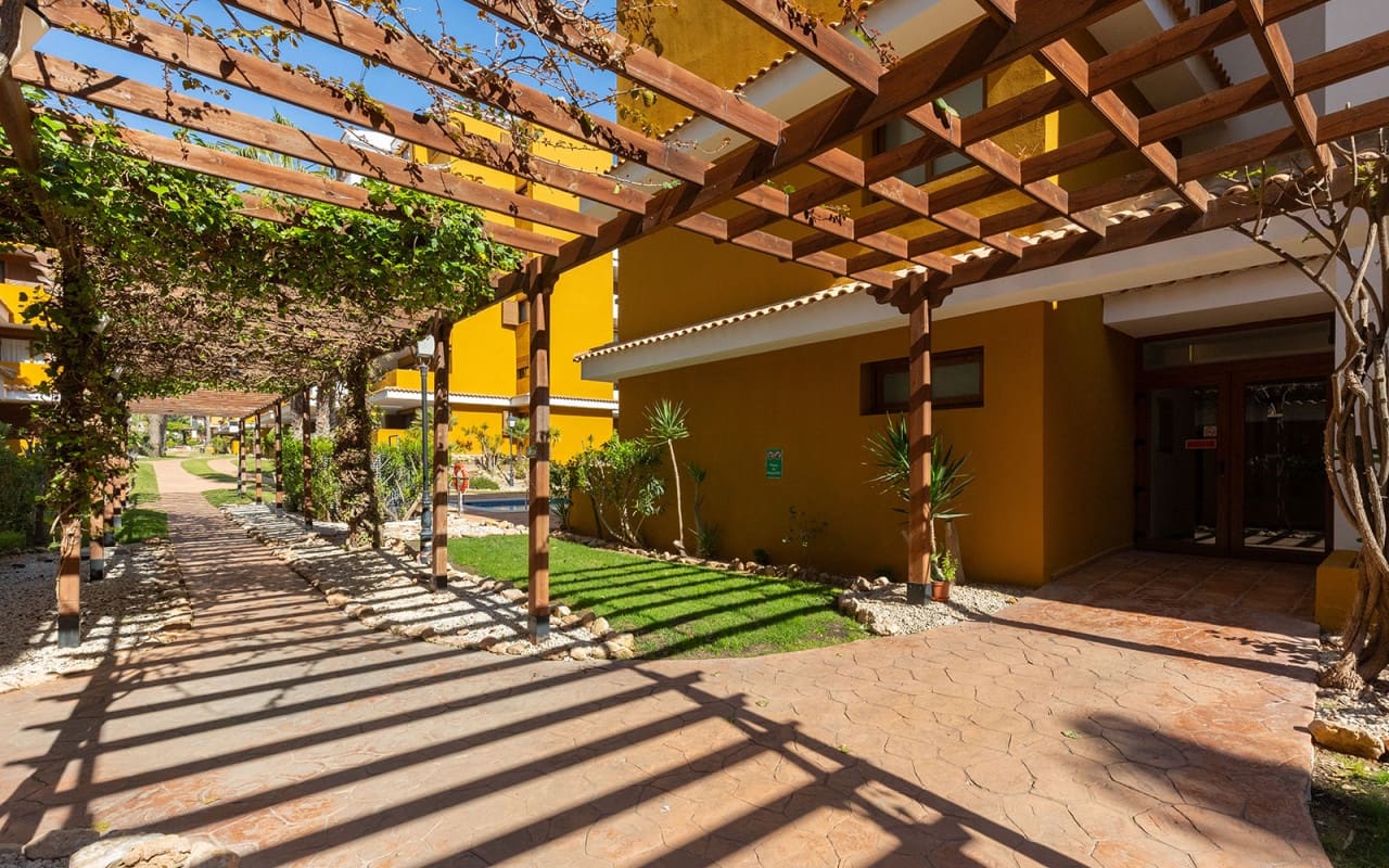 2 soveværelse Strandlejlighed til salg i Punta Prima - € 345.000 (Ref: 9802615)