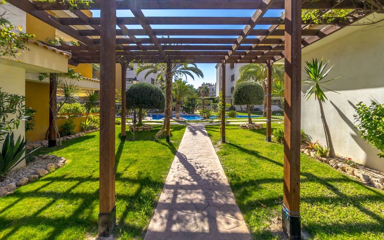 2 soveværelse Strandlejlighed til salg i Punta Prima - € 345.000 (Ref: 9802615)