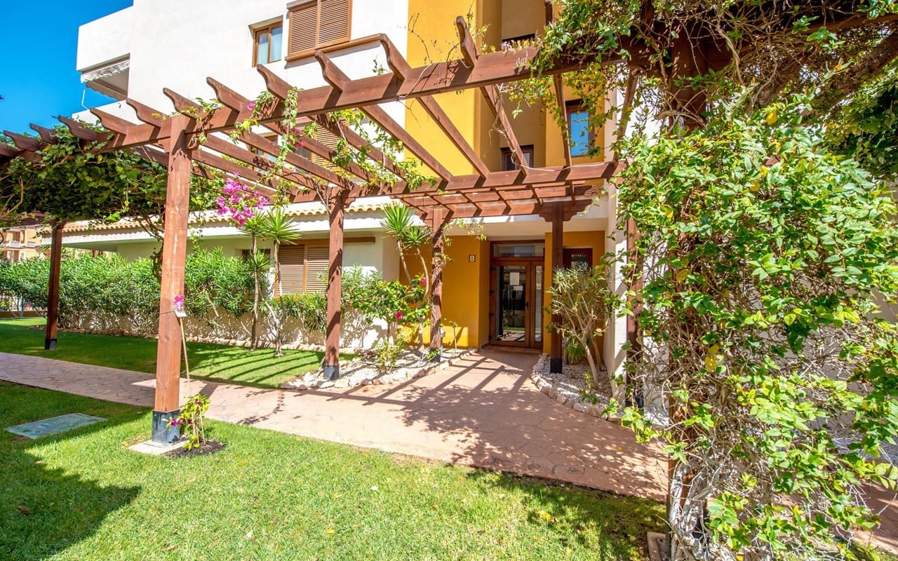 2 soveværelse Strandlejlighed til salg i Punta Prima - € 345.000 (Ref: 9802615)