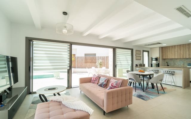 3 soverom Villa til salgs i Villamartin, Orihuela med svømmebasseng - € 524 900 (Ref: 9802795)