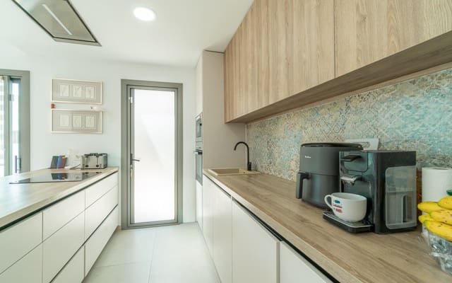 3 soverom Villa til salgs i Villamartin, Orihuela med svømmebasseng - € 524 900 (Ref: 9802795)