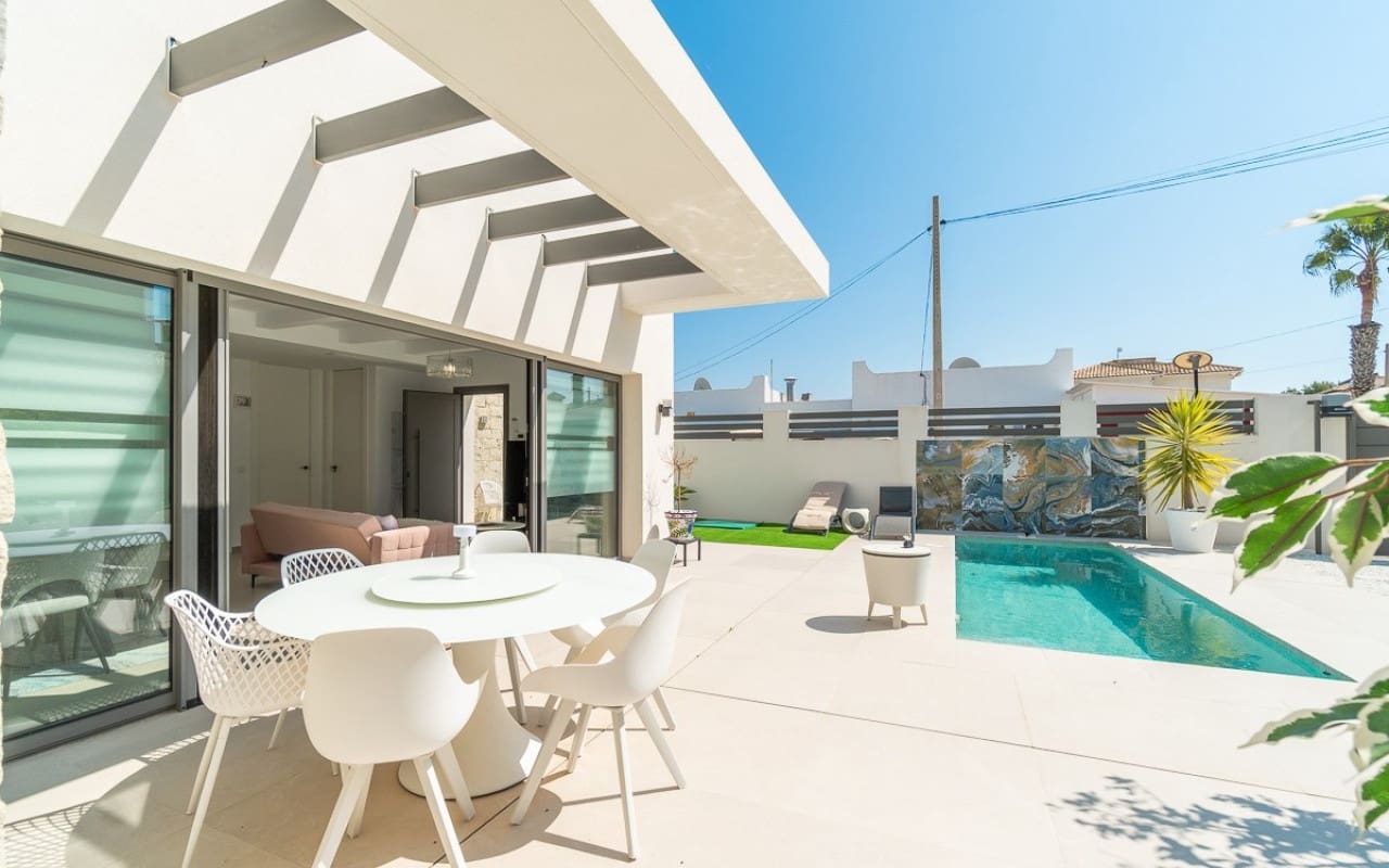 3 soverom Villa til salgs i Villamartin med svømmebasseng - € 524 900 (Ref: 9802795)