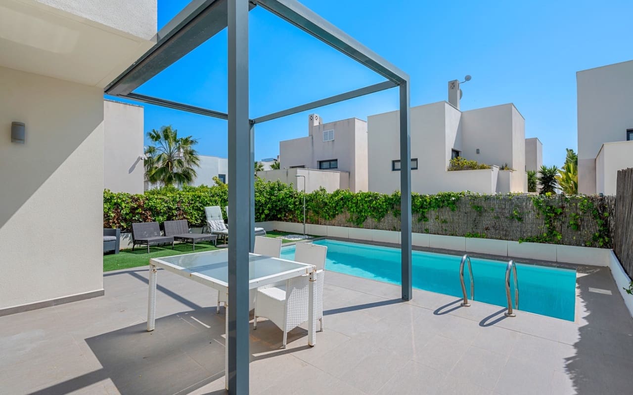 2 quarto Moradia para venda em Ciudad Quesada com piscina - 379 000 € (Ref: 9802798)