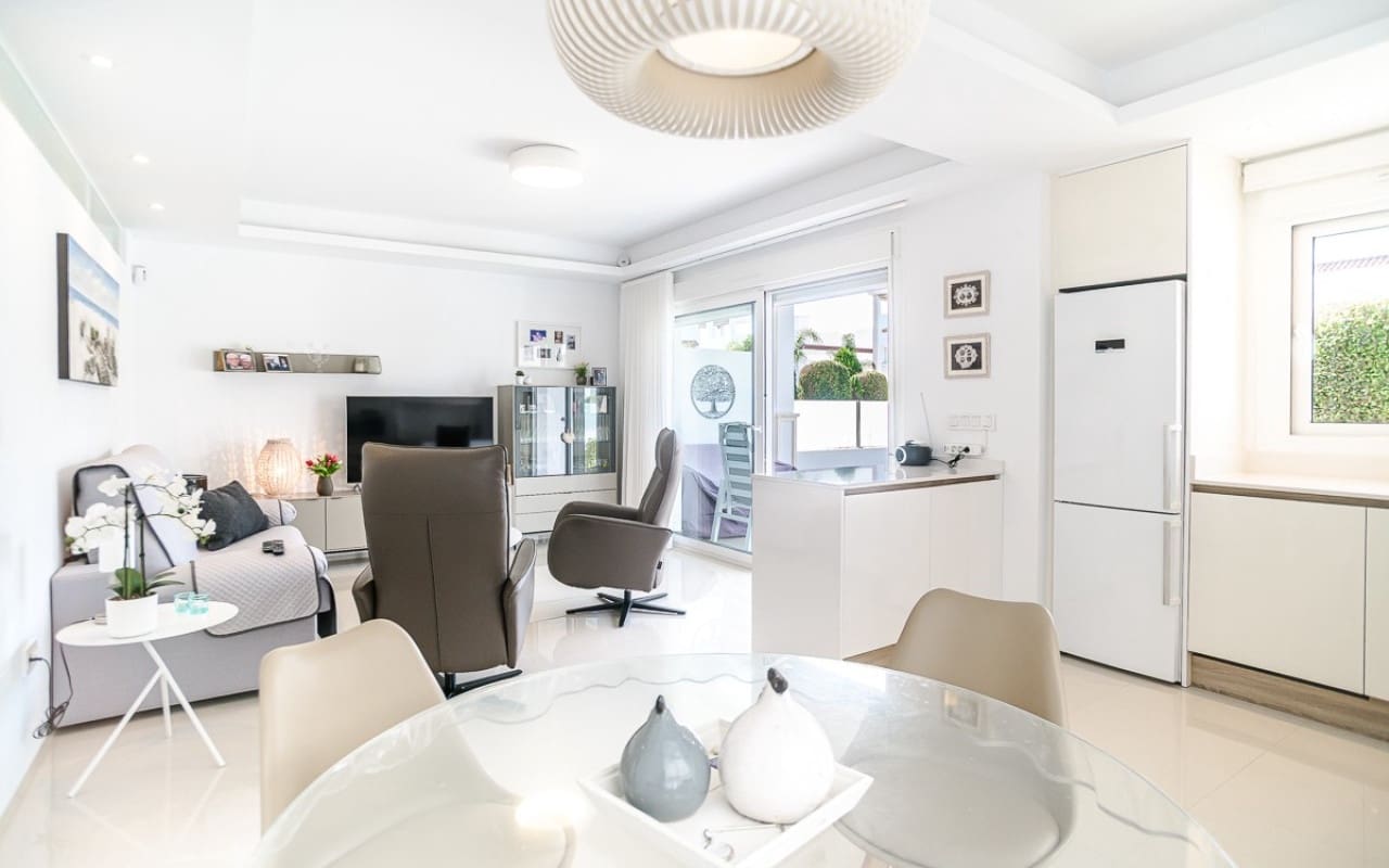 2 Zimmer Apartment zu verkaufen in Ciudad Quesada mit Pool - 319.500 € (Ref: 9802800)