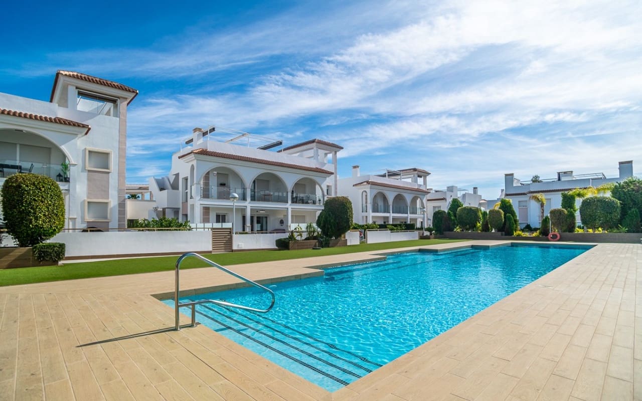 2 Zimmer Apartment zu verkaufen in Ciudad Quesada mit Pool - 319.500 € (Ref: 9802800)