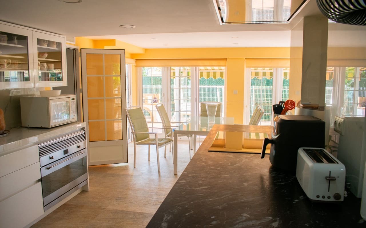 7 Zimmer Villa zu verkaufen in Orihuela Costa mit Pool - 1.490.000 € (Ref: 9805140)