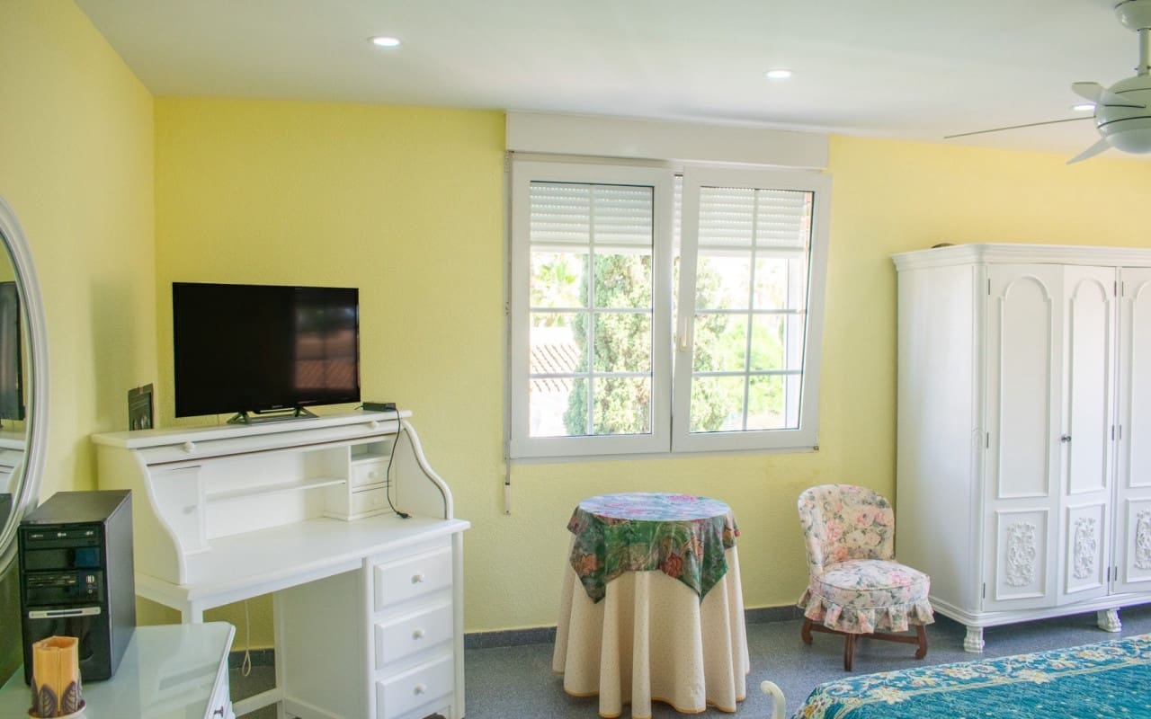 7 Zimmer Villa zu verkaufen in Orihuela Costa mit Pool - 1.490.000 € (Ref: 9805140)